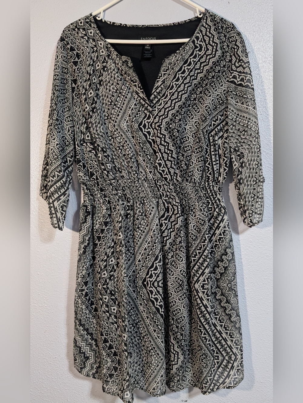 Enfocus Studio Black and White Geometric Style Long Sleeve Dress